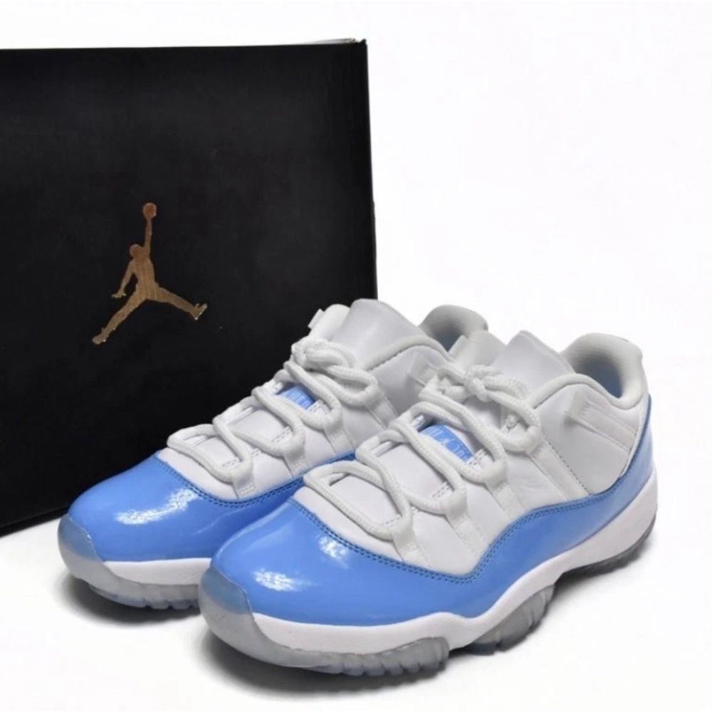 Jordan Athletic Shoes White and Blue